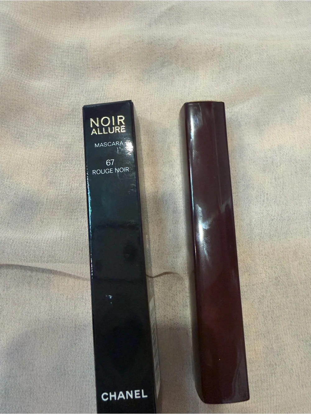 CHANEL noir allure